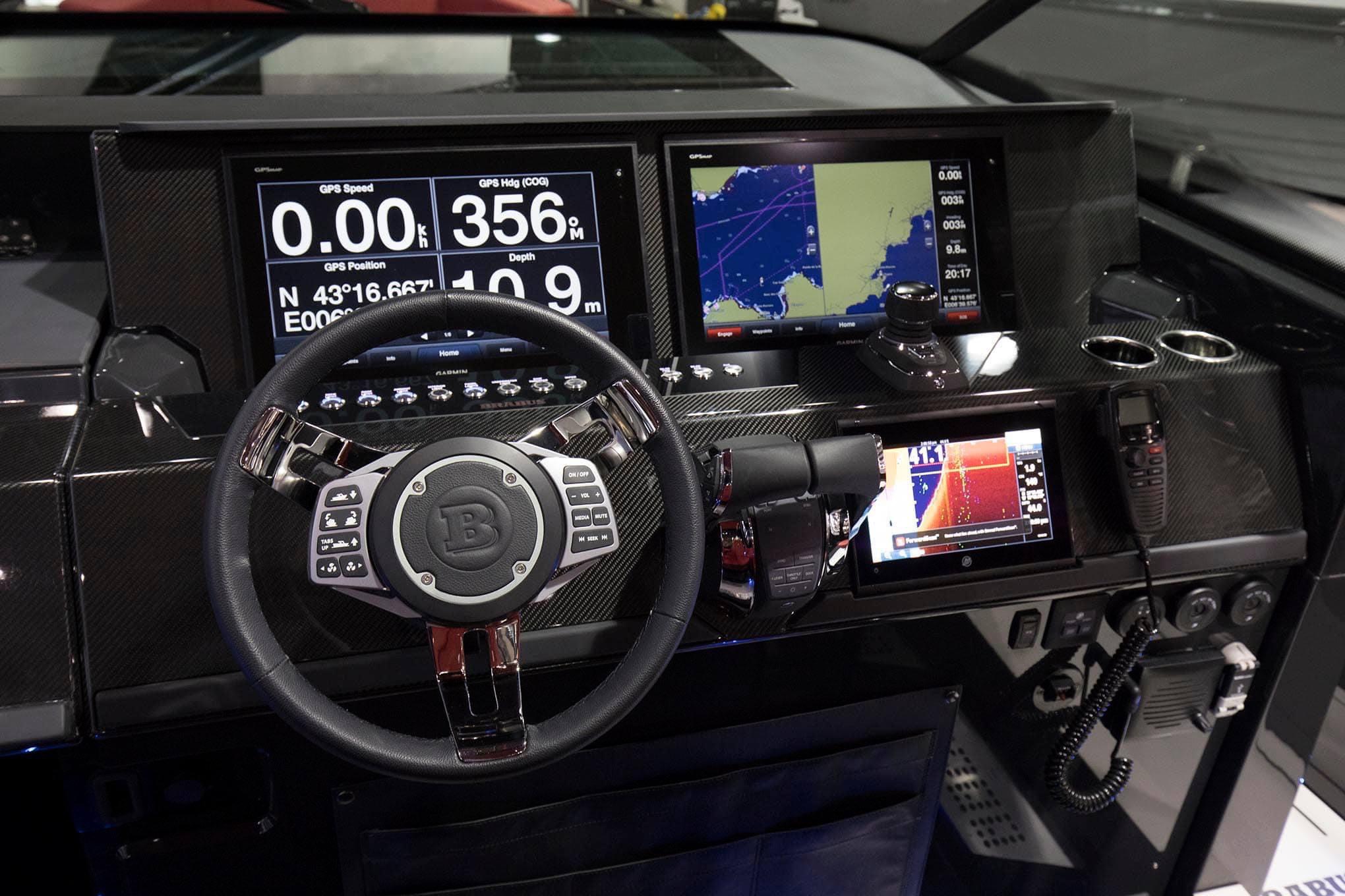 Thuyền đua Brabus Shadow 800